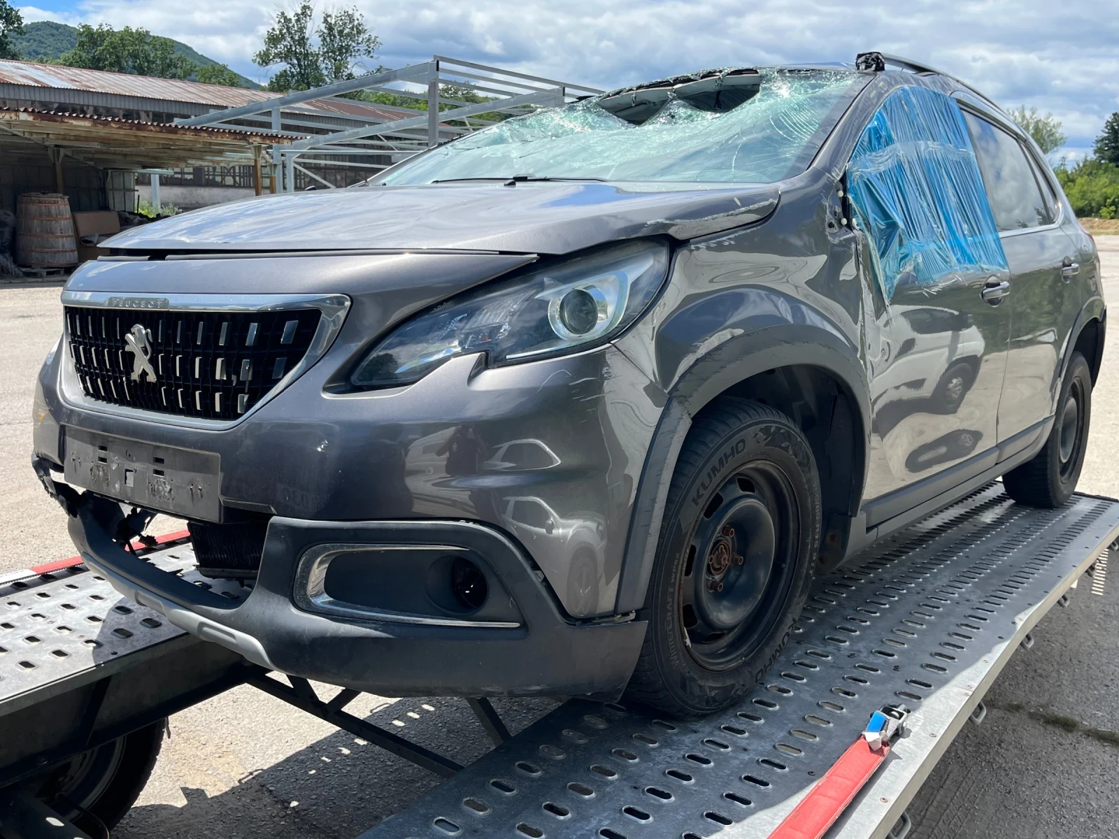 Peugeot 2008 1.2Turbo FACELIFT, снимка 1