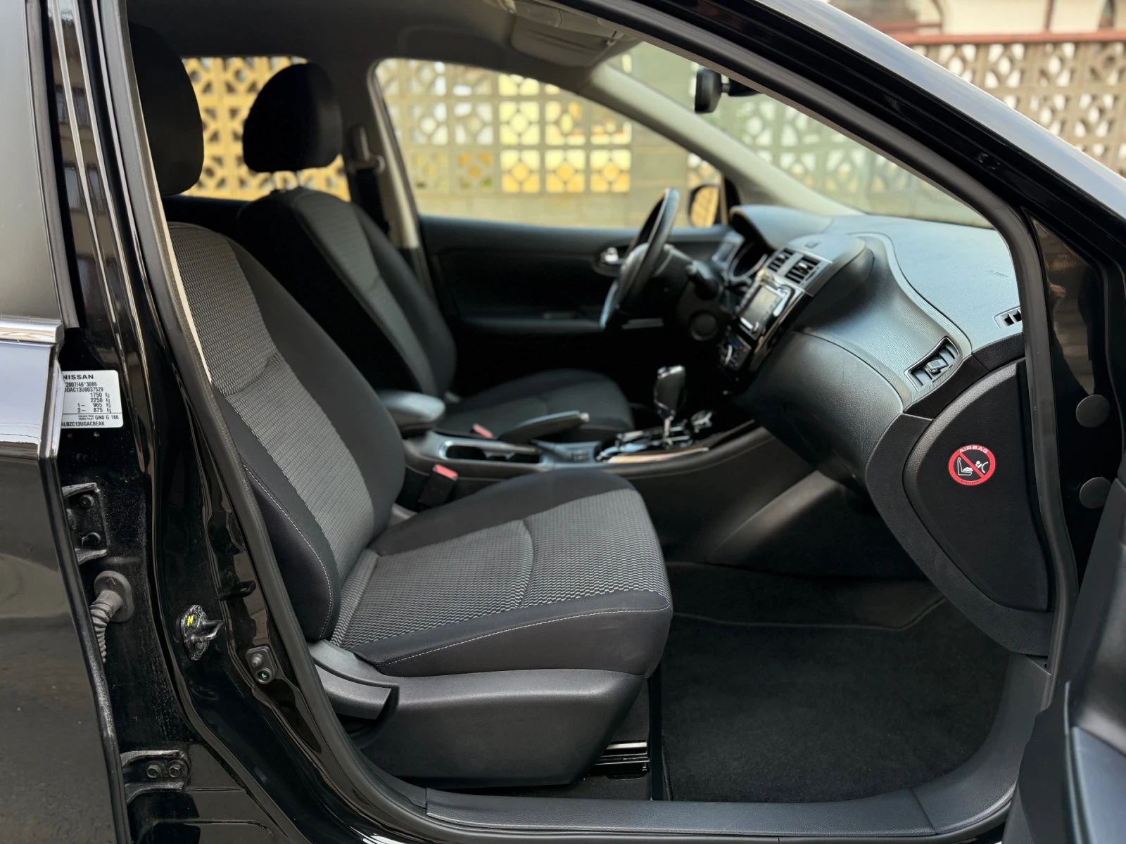 Nissan Pulsar NISSAN Pulsar 1.2 DIG-T / Swiss / Automatic - изображение 9