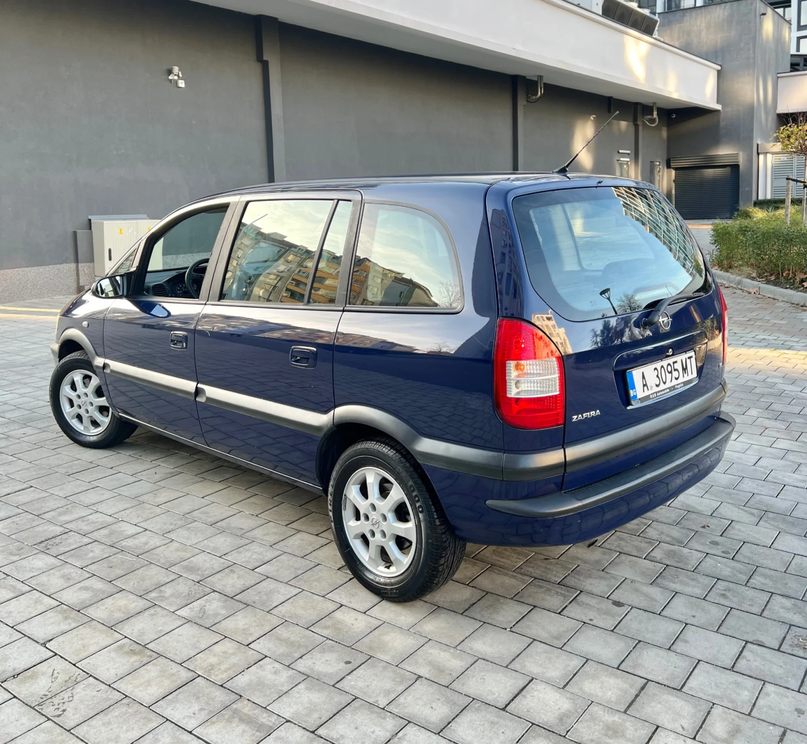 Opel Zafira 1.6 2006г 6+ 1 - изображение 4