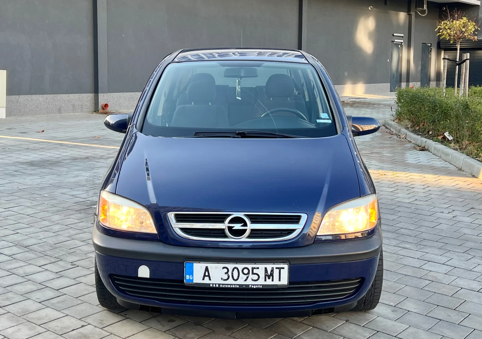 Opel Zafira 1.6 2006г 6+ 1 - изображение 2
