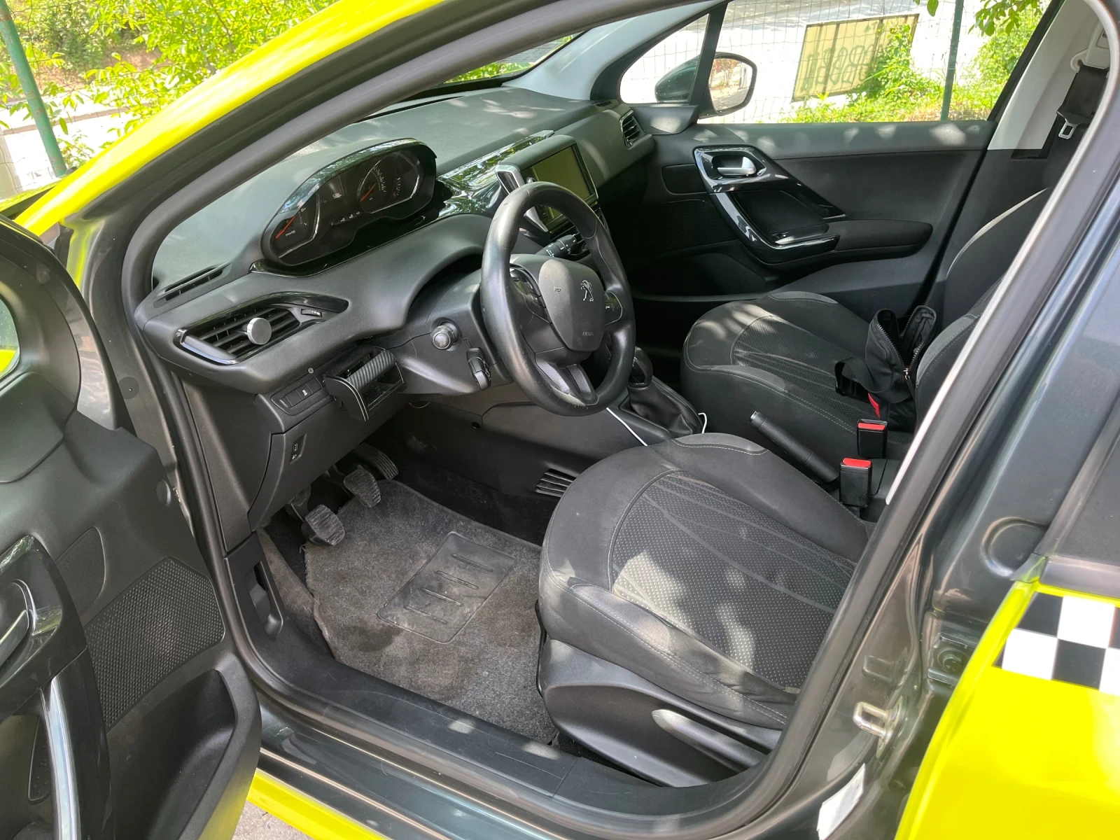 Peugeot 208 1.2 | Mobile.bg � ����������� 9