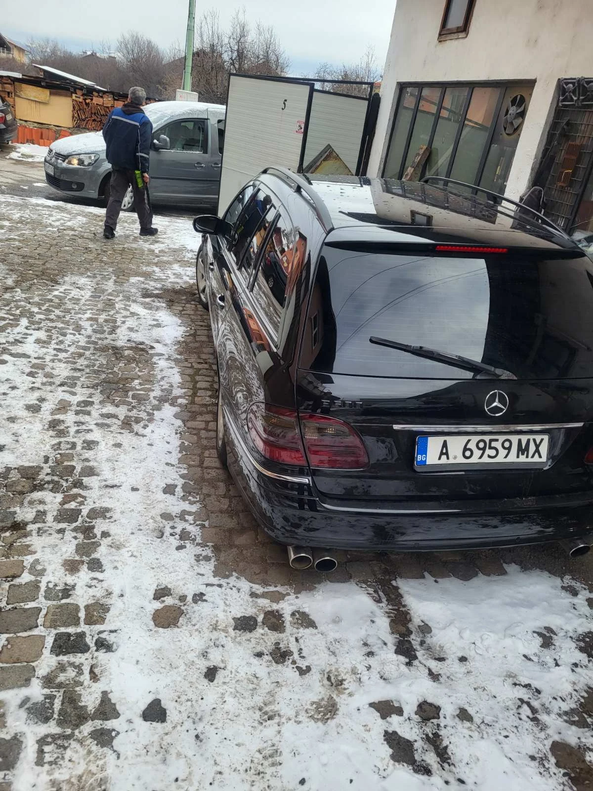 Mercedes-Benz E 500  - изображение 2