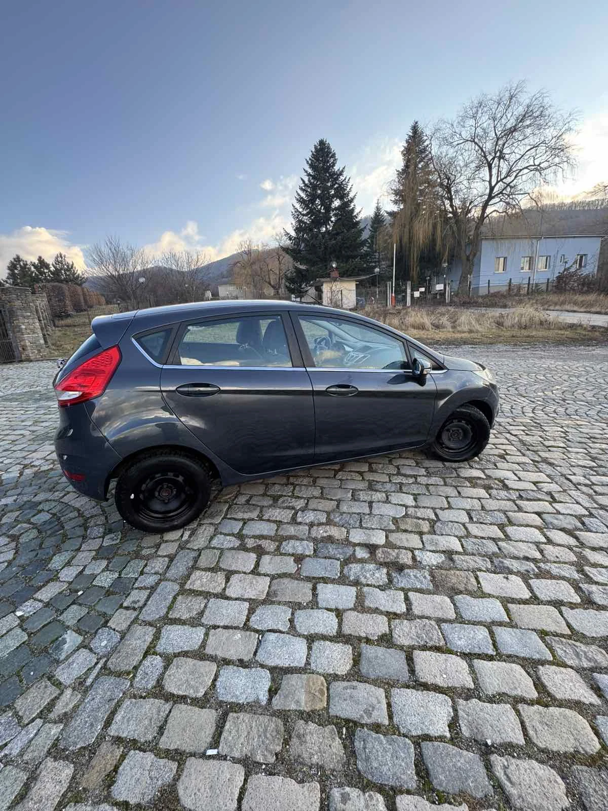 Ford Fiesta 1.6 16v Titanium - изображение 2
