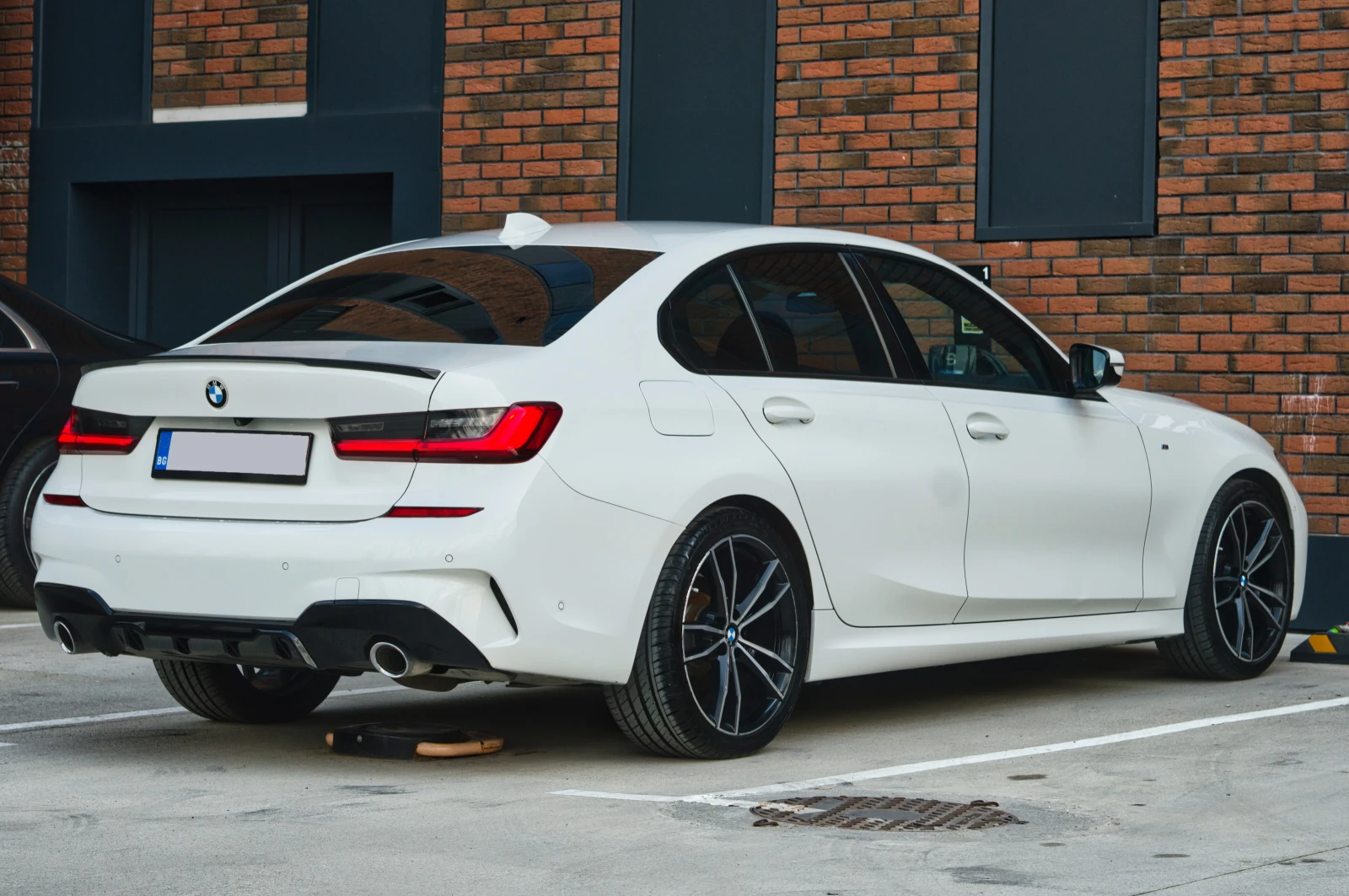 BMW 320 D M-Pack, снимка 4 - Автомобили и джипове - 53877315