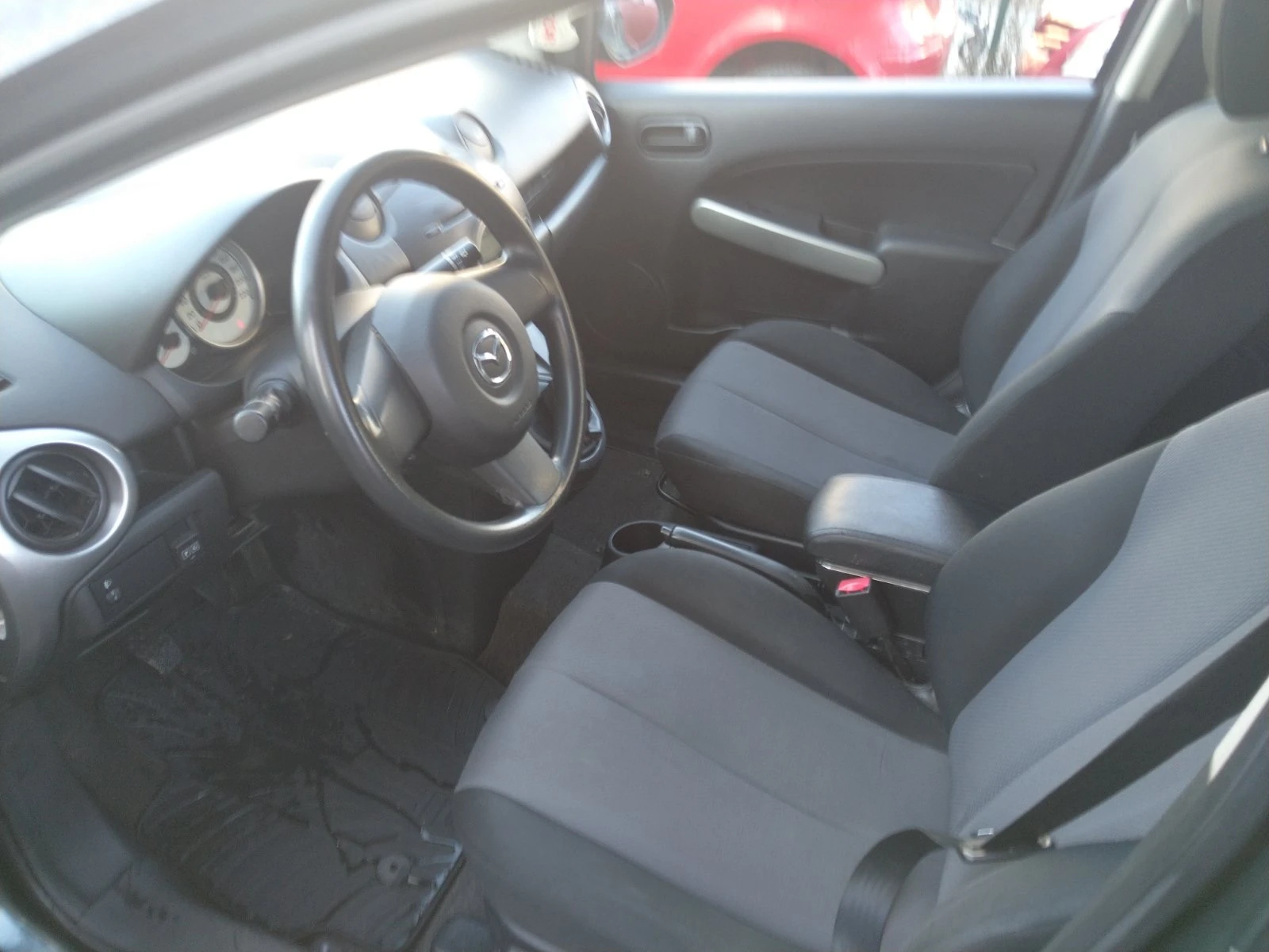 Mazda 2 1, 4 - ГАЗ/Бензин, снимка 10 - Автомобили и джипове - 54114350