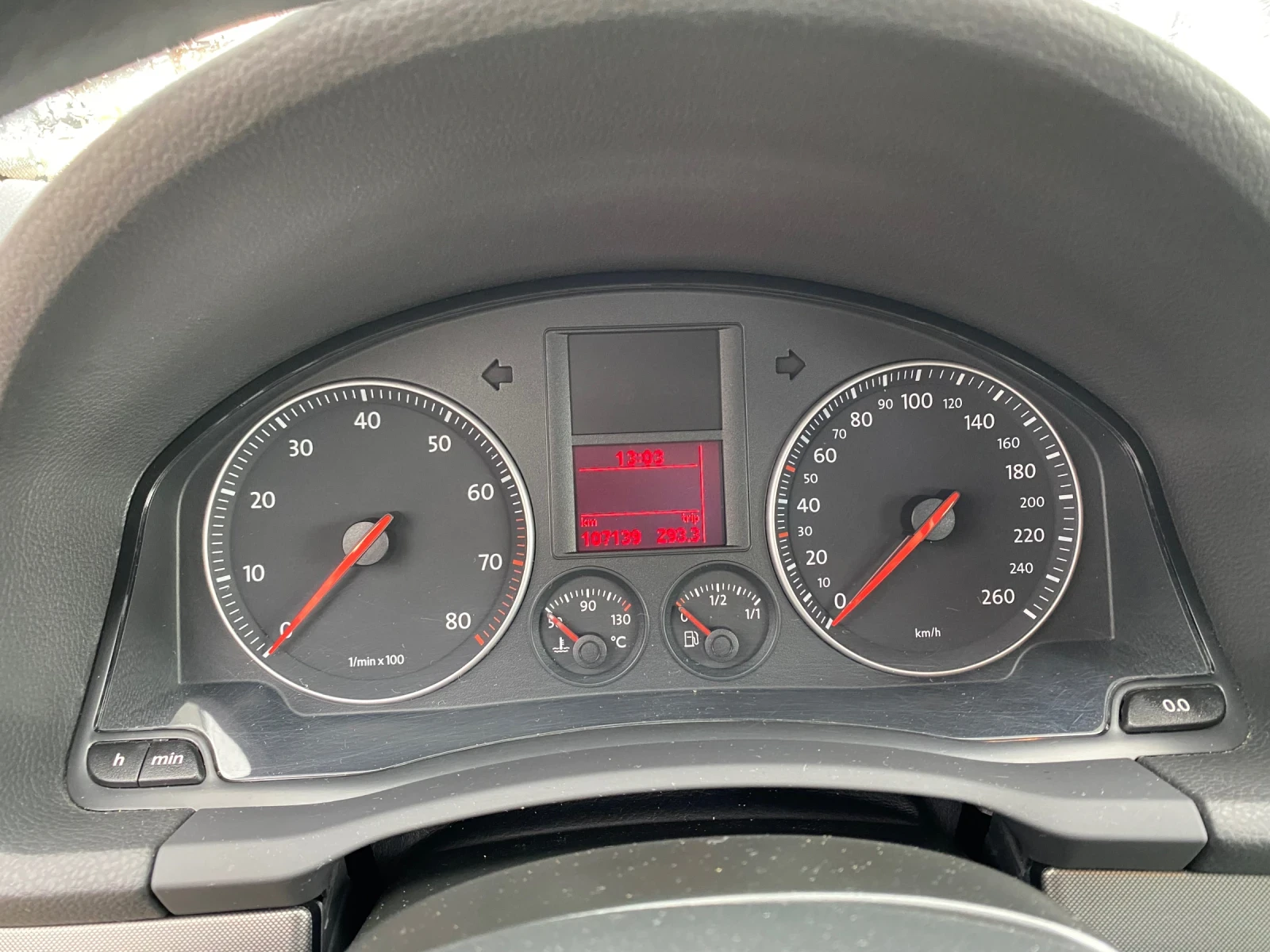 VW Golf АВТОМАТИК, СЕРВИЗНА ИСТОРИЯ, ОБСЛУЖЕН, НОВИ ГУМИ, снимка 10 - Автомобили и джипове - 54242098