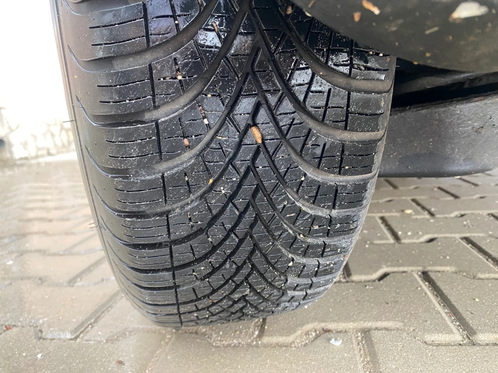 VW Golf АВТОМАТИК, СЕРВИЗНА ИСТОРИЯ, ОБСЛУЖЕН, НОВИ ГУМИ, снимка 17 - Автомобили и джипове - 54242098