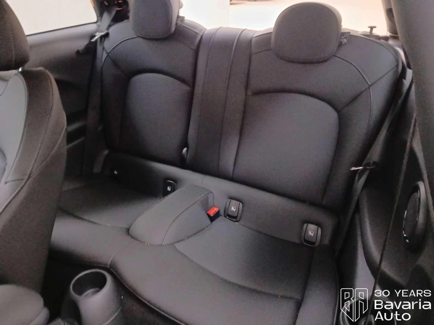Mini Cooper 1, 5 Steptronic Classic Trim, снимка 8 - Автомобили и джипове - 54429396