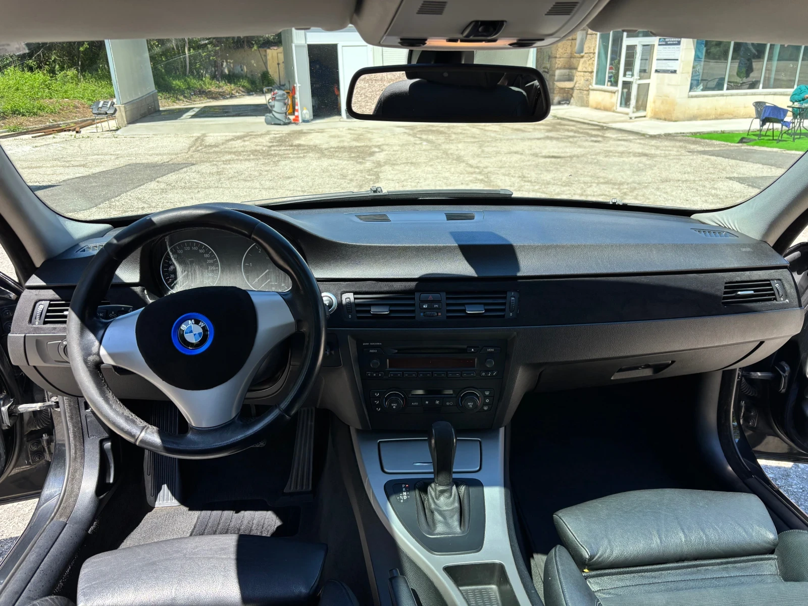BMW 320, снимка 12 - Автомобили и джипове - 54613279