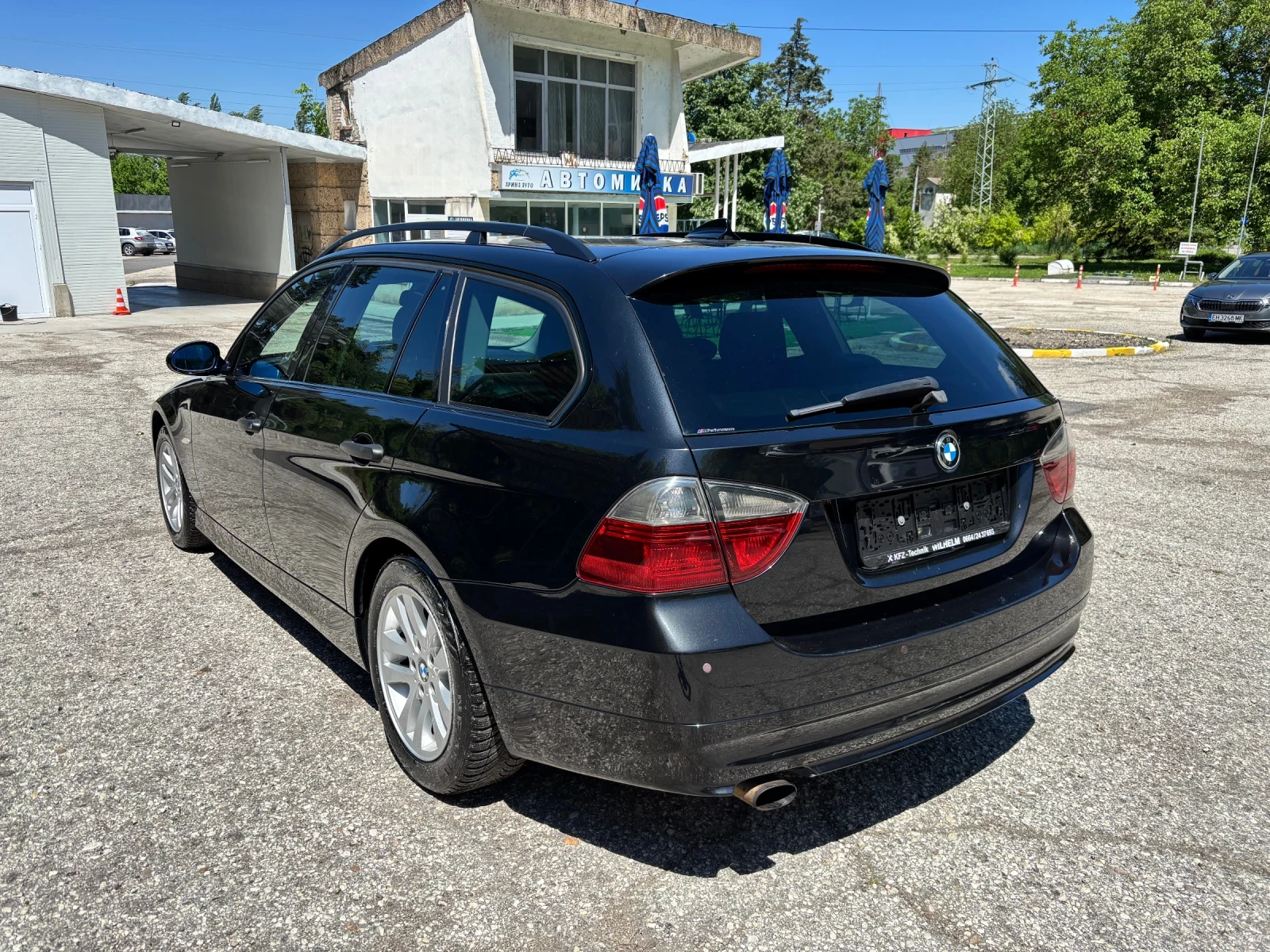 BMW 320, снимка 7 - Автомобили и джипове - 54613279