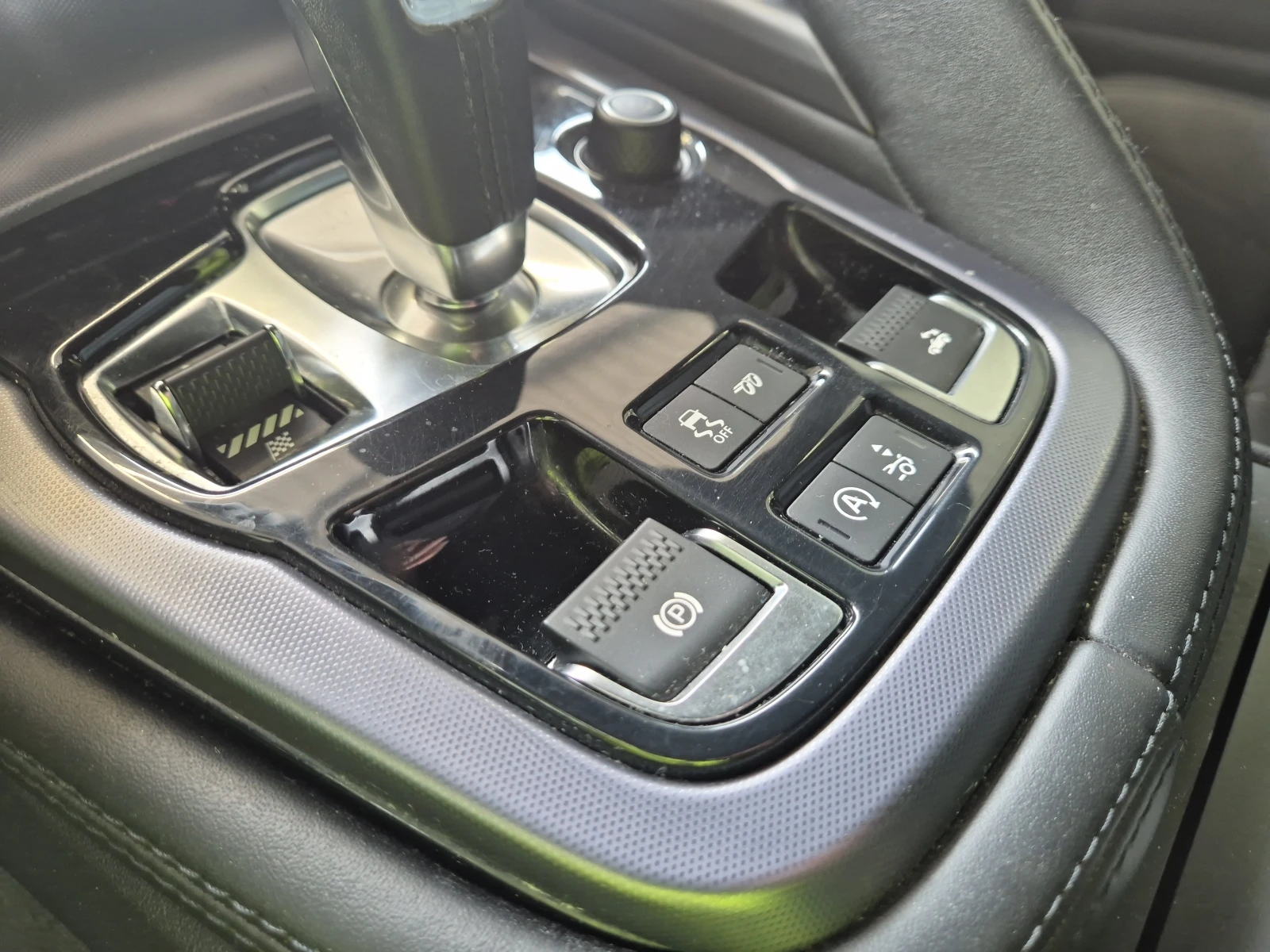 Jaguar F-Type 2.0 i4 P300 CABRIOLET, снимка 9 - Автомобили и джипове - 55242277