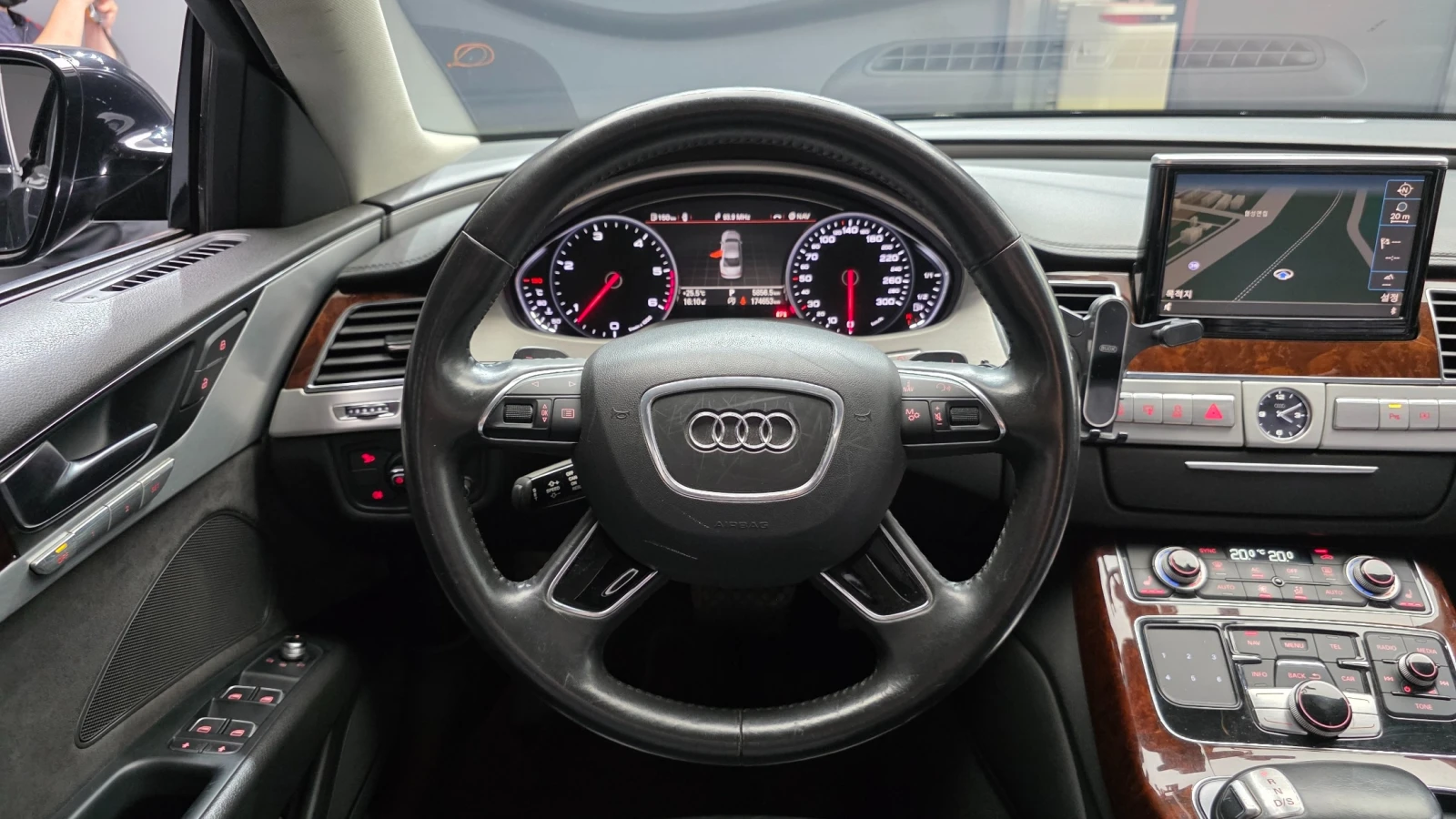 Audi A8 3.0 * TDI* Quattro* D4* Navi* Camera, снимка 7 - Автомобили и джипове - 55261460