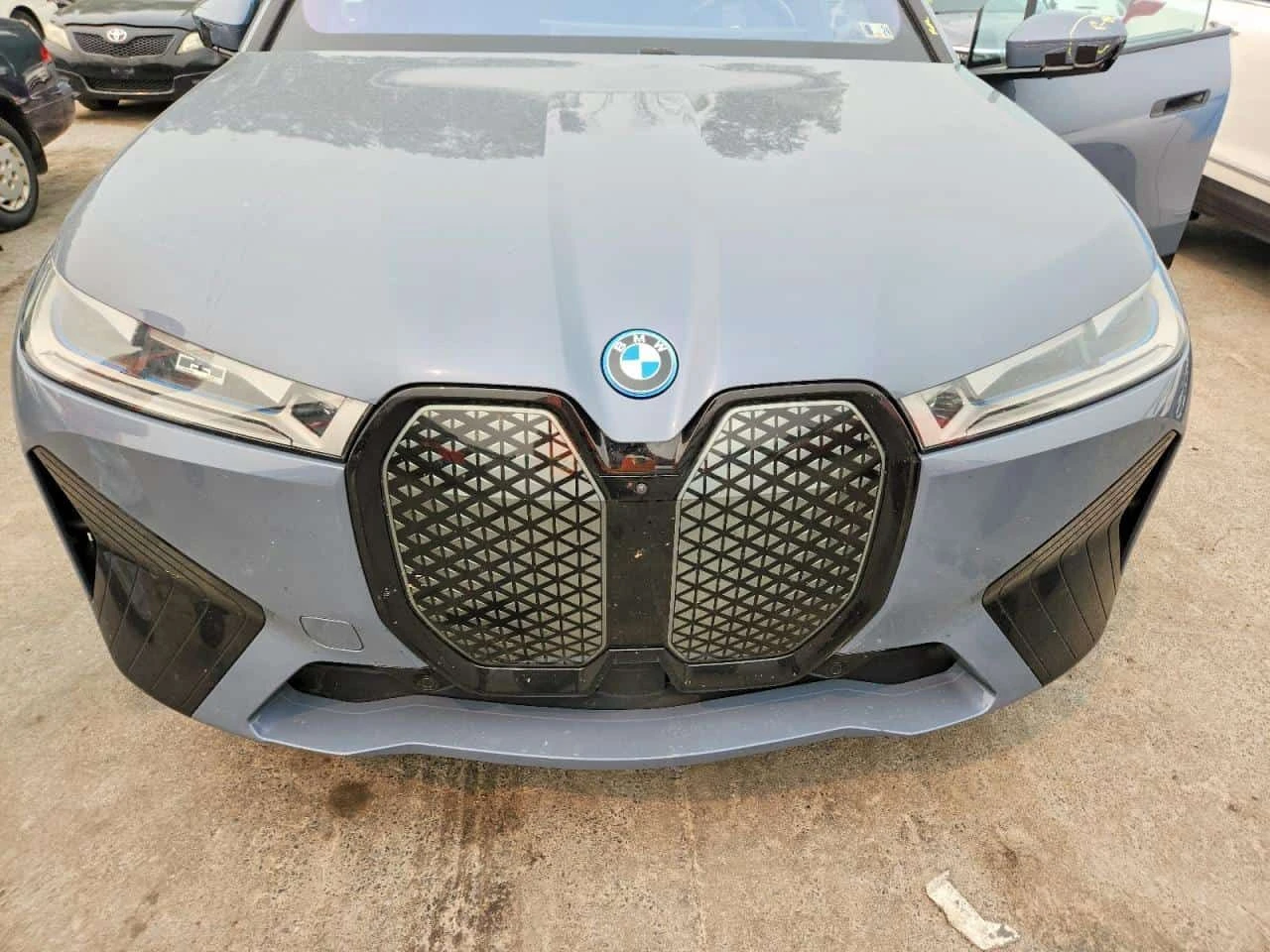 BMW iX XDRIVE50 | CARFAX | ���������� ��� ������������  | Mobile.bg � ����������� 12