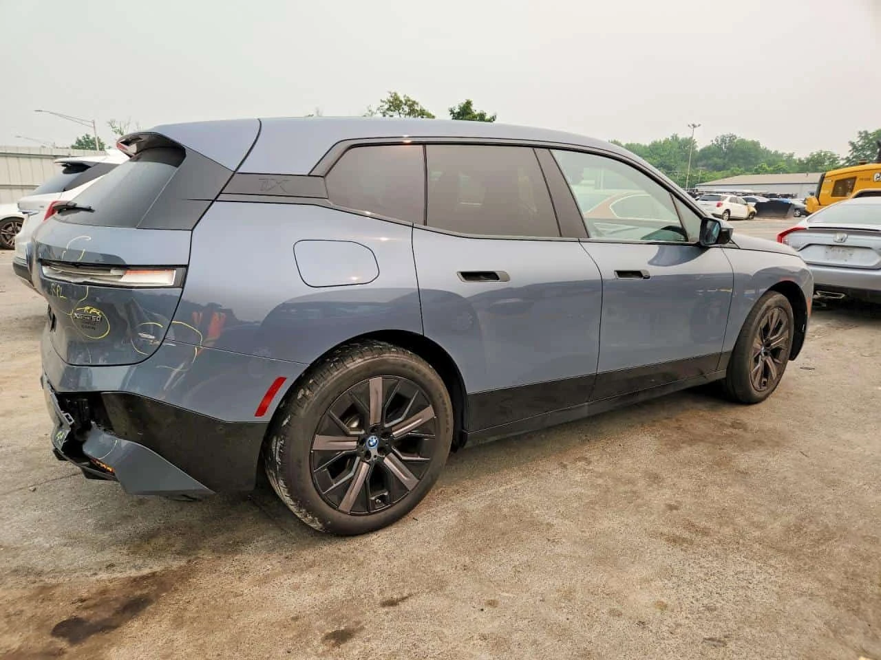 BMW iX XDRIVE50 | CARFAX | ���������� ��� ������������  | Mobile.bg � ����������� 3