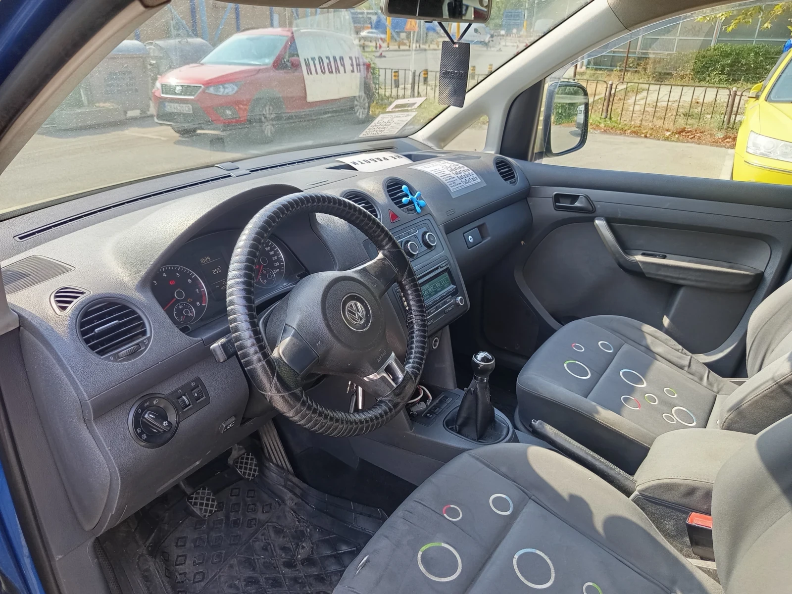 VW Caddy, снимка 8 - Автомобили и джипове - 55896524