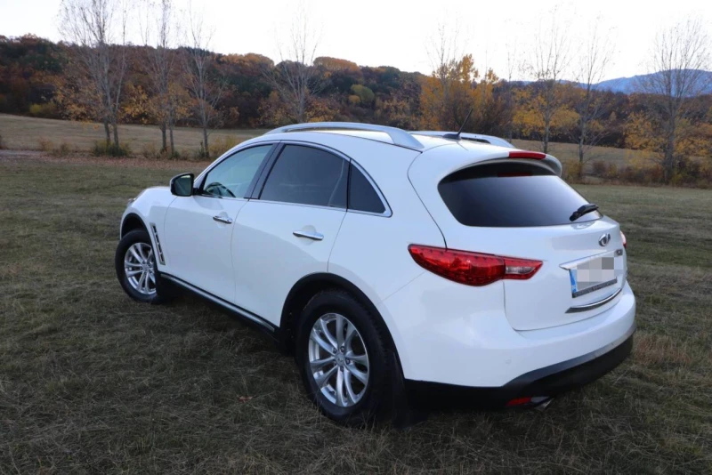 Infiniti Fx 35 Газ/бензин, снимка 4 - Автомобили и джипове - 49350186