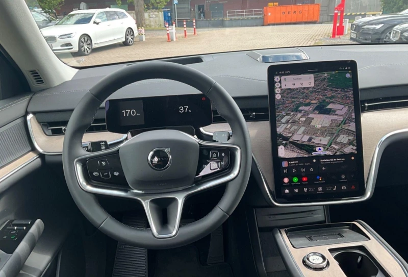 Volvo EX90 ULTRA-PURE* AWD* HEAD-UP* BOSE* DISTR* PANO* , снимка 11 - Автомобили и джипове - 52411911