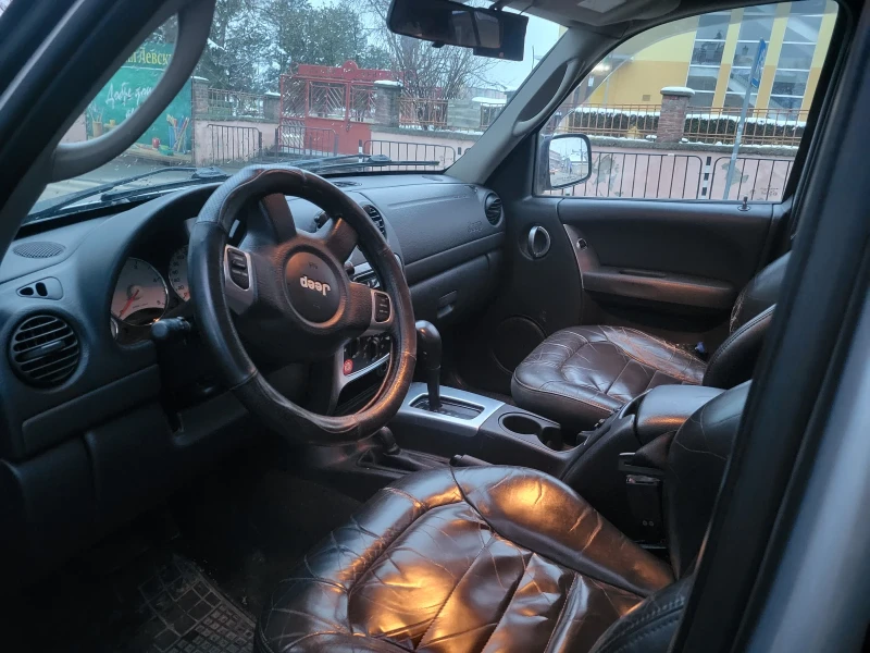Jeep Cherokee Jeep Cherokee KJ 2.8 CRD , снимка 4 - Автомобили и джипове - 53357431