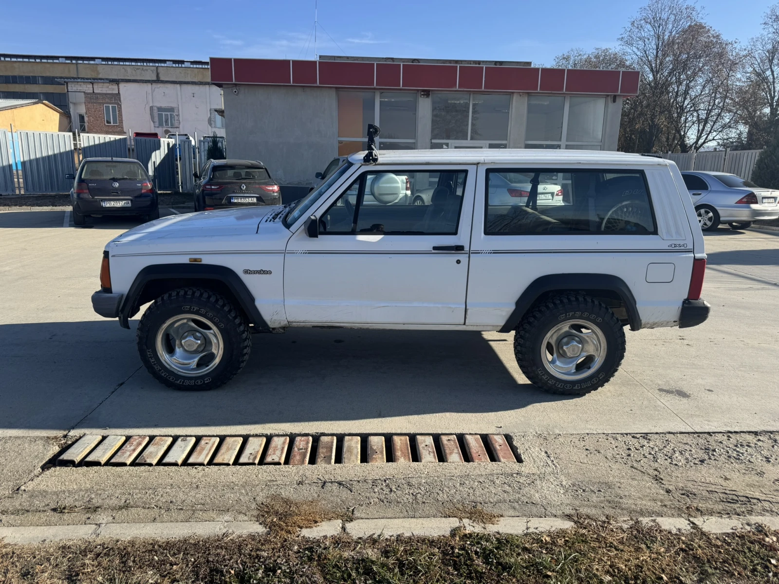 Jeep Cherokee  - изображение 2