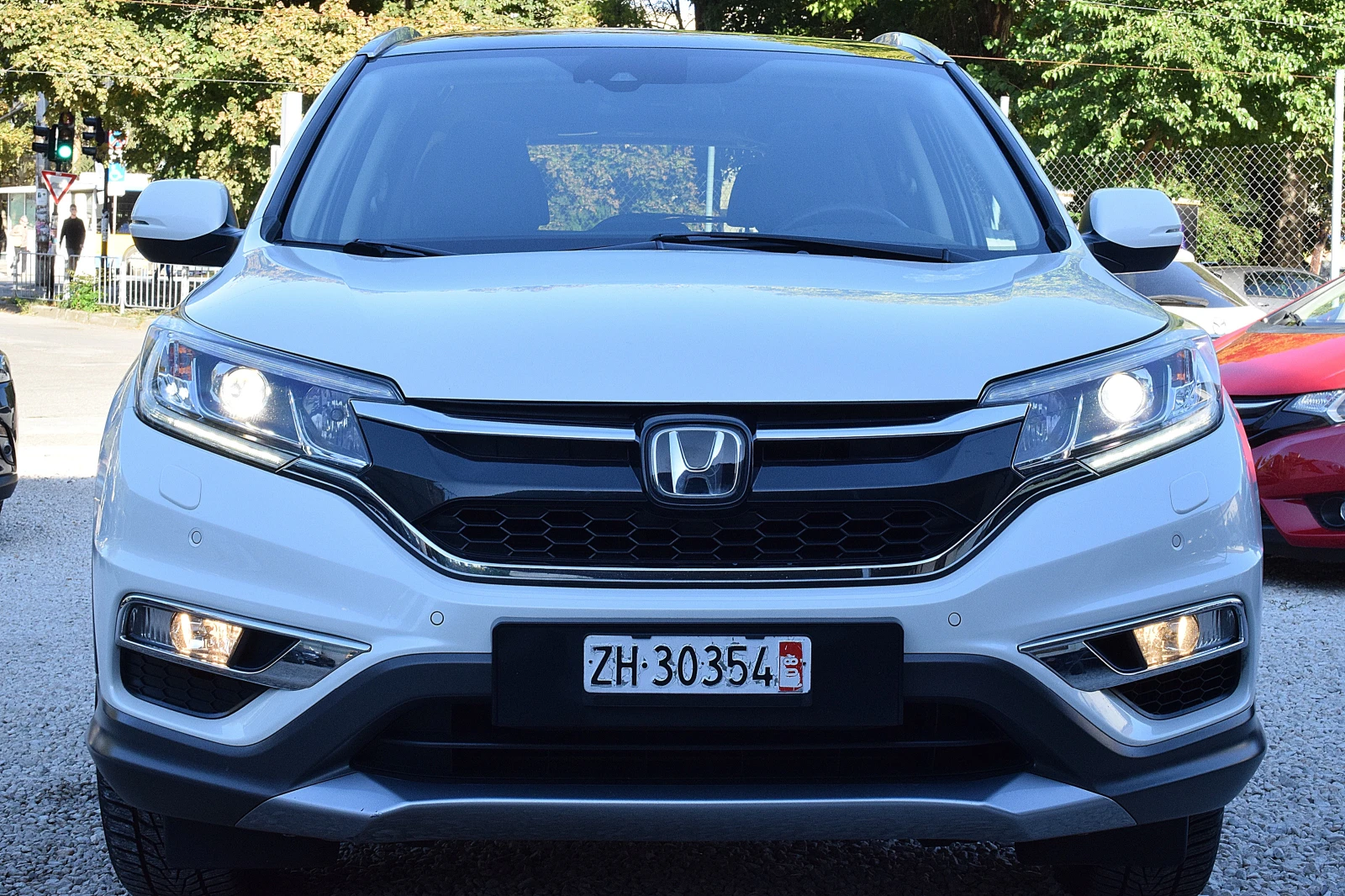 Honda Cr-v 1.6ШВЕЙЦАРИЯ-ДИСТРОНИК/КОЖА/НАВИ/LANE ASSIST/ПАНОР - изображение 2