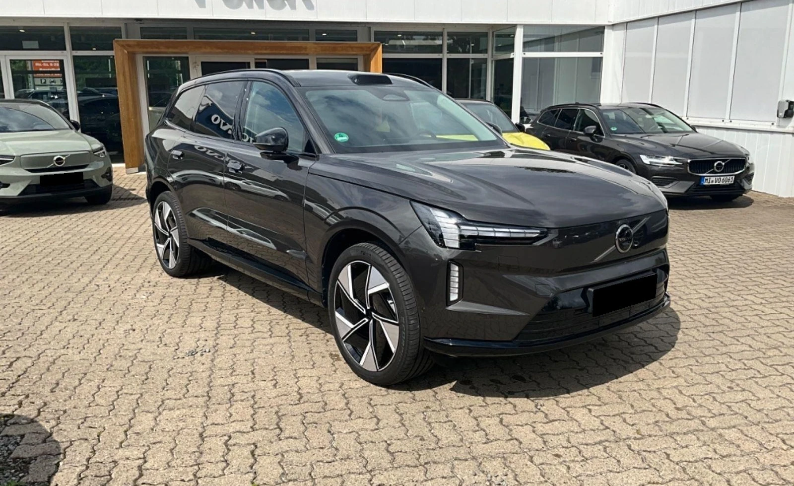 Volvo EX90 ULTRA-PURE* AWD* HEAD-UP* BOSE* DISTR* PANO*  - изображение 2