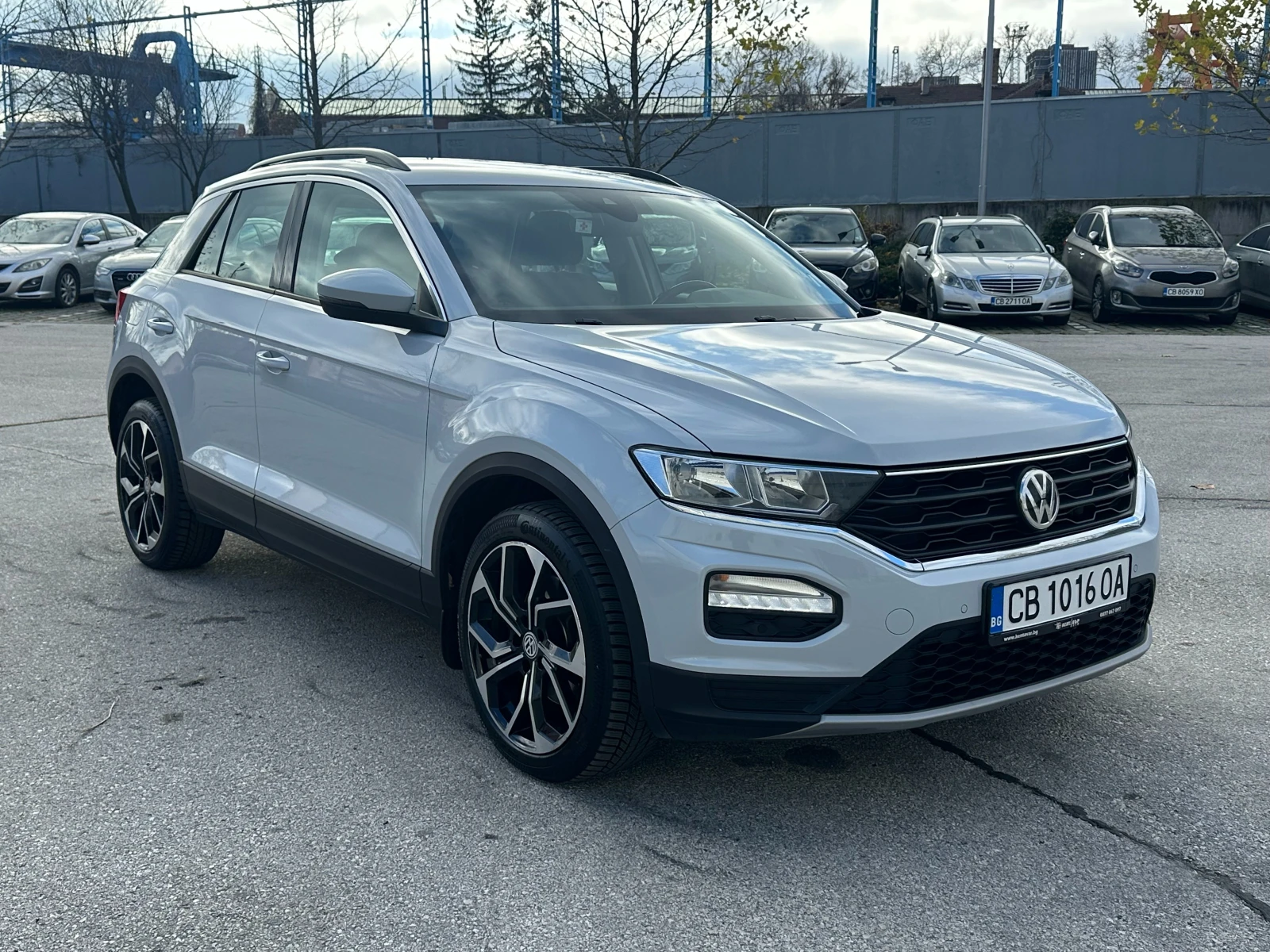 VW T-Roc 2.0i 190 к.с./ГАРАНЦИЯ - изображение 6
