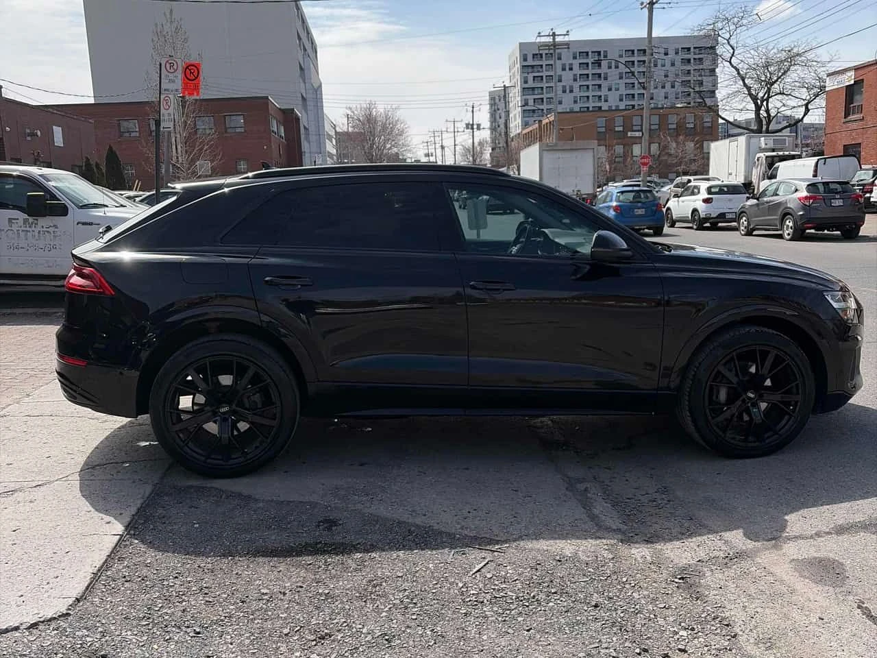 Audi Q8 Progressiv/ОБДУХВАНЕ/ПАНОРАМА/ДИСТРОНИК/360 КАМЕРИ, снимка 4 - Автомобили и джипове - 54271768