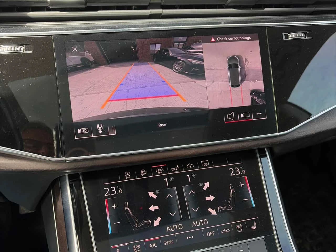 Audi Q8 Progressiv/ОБДУХВАНЕ/ПАНОРАМА/ДИСТРОНИК/360 КАМЕРИ, снимка 10 - Автомобили и джипове - 54271768