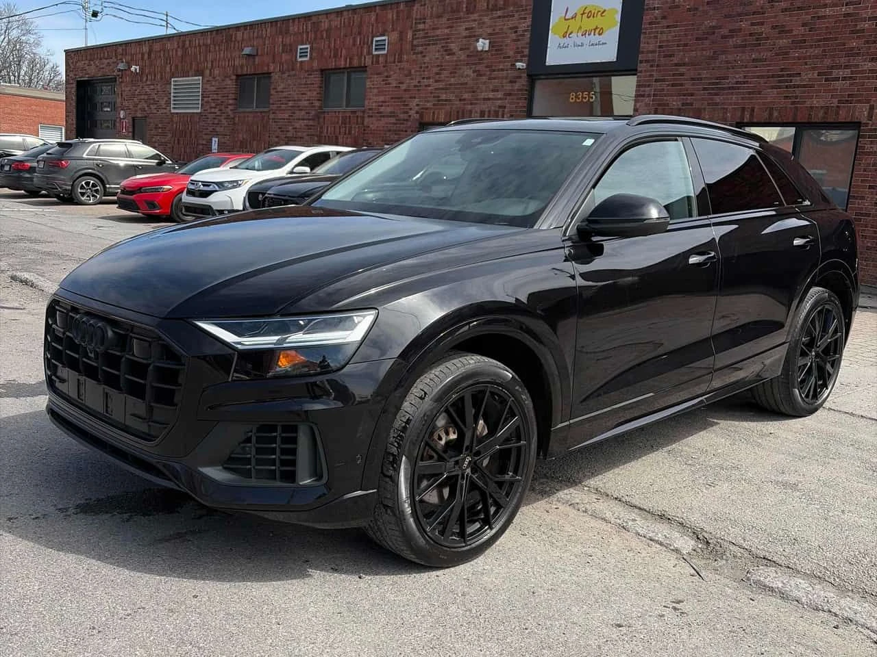 Audi Q8 Progressiv/ОБДУХВАНЕ/ПАНОРАМА/ДИСТРОНИК/360 КАМЕРИ