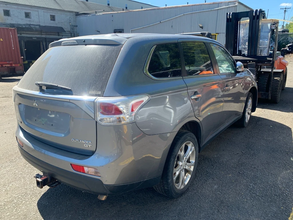 Mitsubishi Outlander 3.0V6 S-AWD 6АТ(автоматична кутия), снимка 5 - Автомобили и джипове - 54389098
