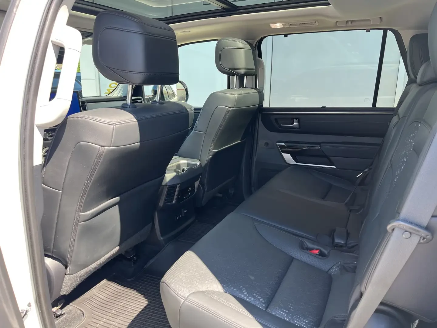 Toyota Sequoia LIMITED* AWD* ОБДУХВАНЕ* ОТ ТОЙОТА, снимка 13 - Автомобили и джипове - 55035047