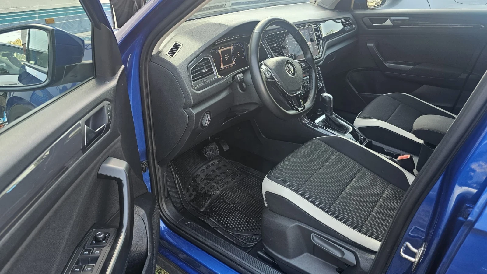 VW T-Roc 1.5 R LINE CarPlay КАМЕРА 7 Скорости , снимка 9 - Автомобили и джипове - 55052031