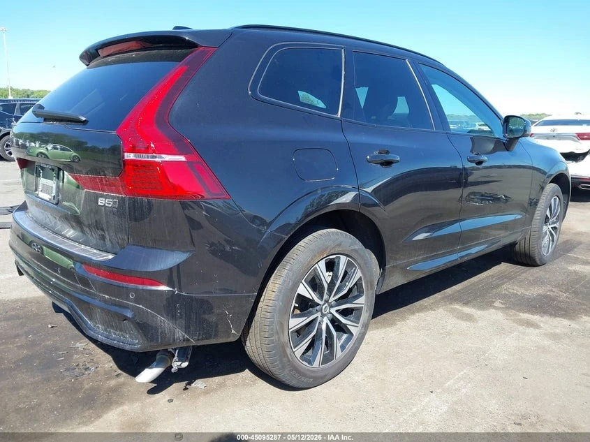 Volvo XC60 B5 Core AWD, снимка 4 - Автомобили и джипове - 55846875