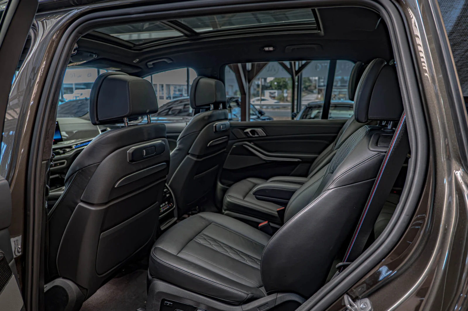 BMW X7 M60I/Harman Kardon/Панорама/Камера 360/Карбон/Aero, снимка 10 - Автомобили и джипове - 55936213