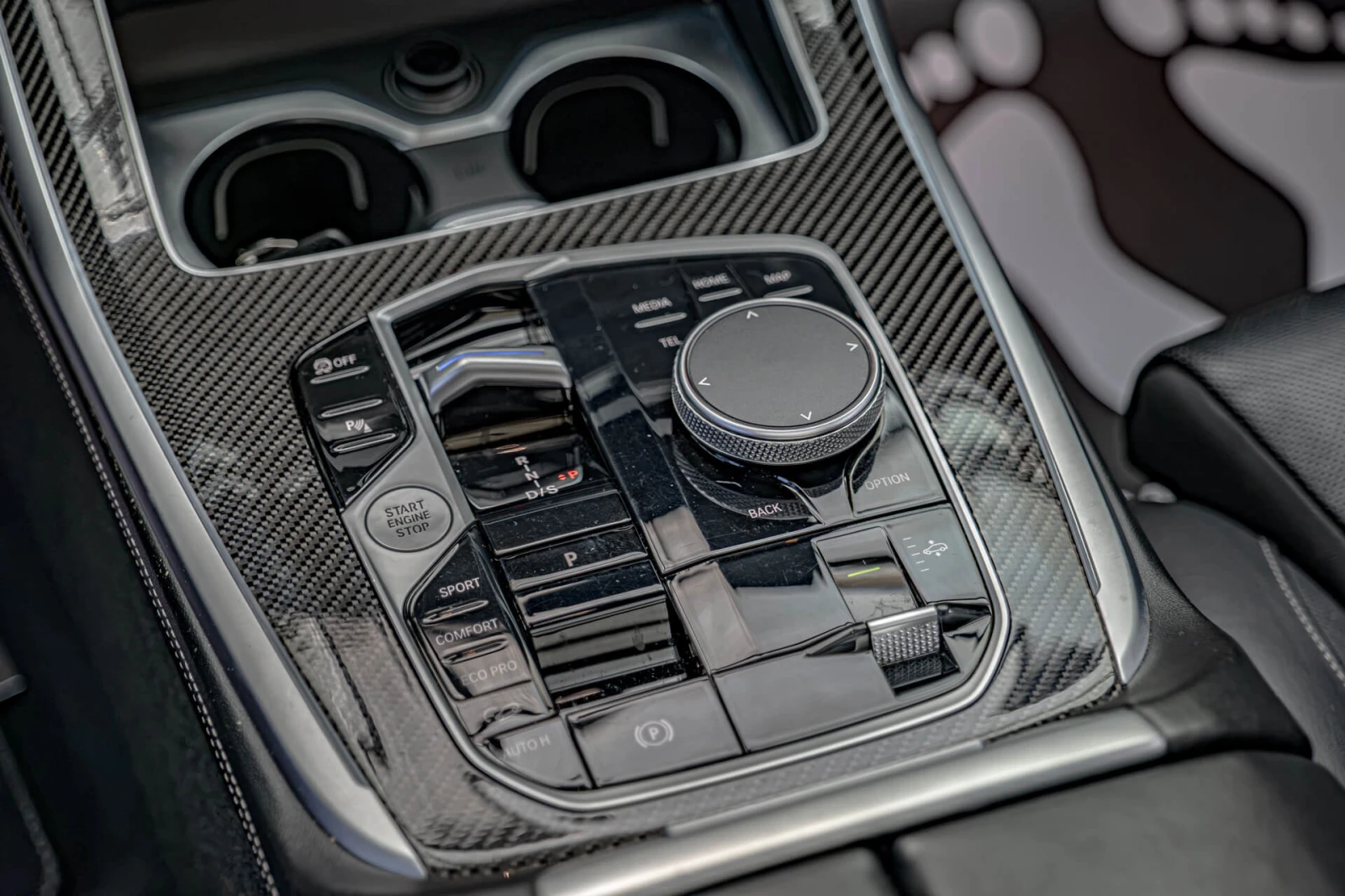 BMW X7 M60I/Harman Kardon/Панорама/Камера 360/Карбон/Aero, снимка 13 - Автомобили и джипове - 55936213