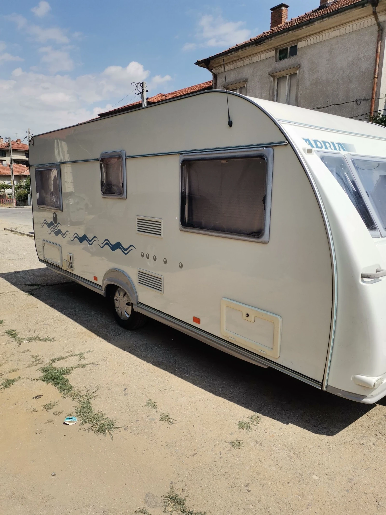 Каравана Adria ADORA 532 UP , снимка 3 - Каравани и кемпери - 55846168