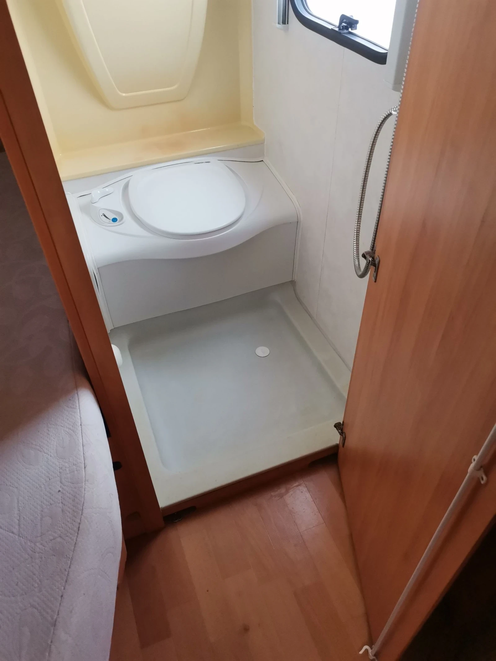 Каравана Adria ADORA 532 UP , снимка 15 - Каравани и кемпери - 55846168