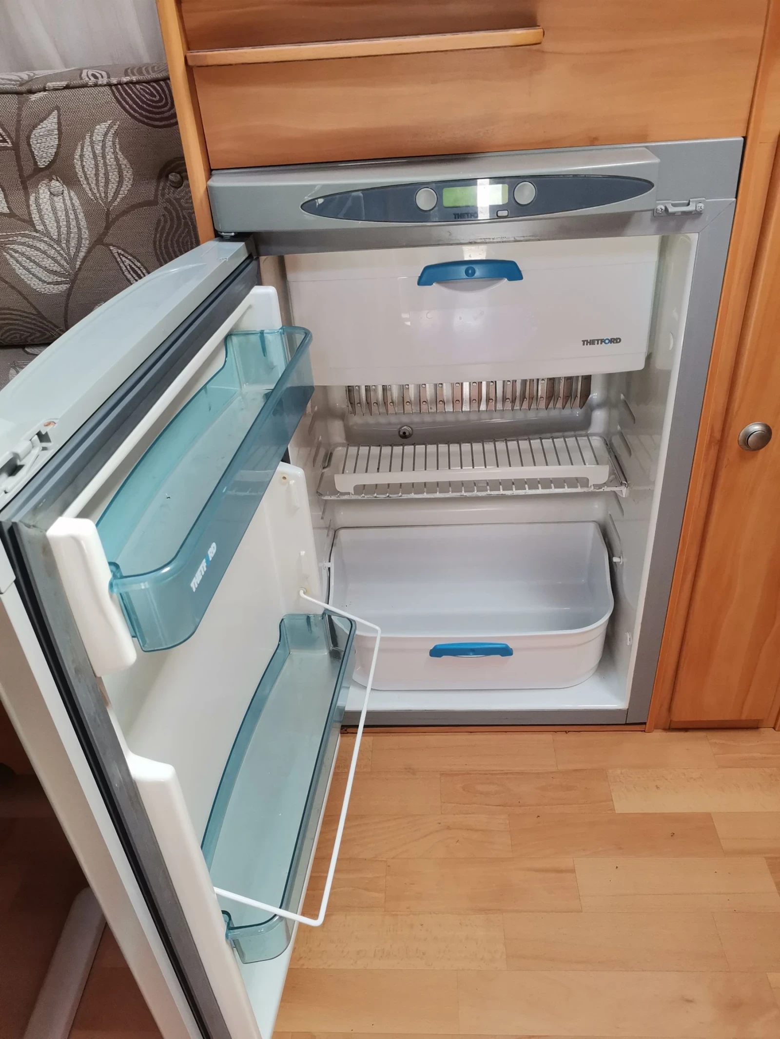 Каравана Adria ADORA 532 UP , снимка 9 - Каравани и кемпери - 55846168