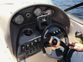 Моторна яхта Rinker 246 CAPTIVA, снимка 10