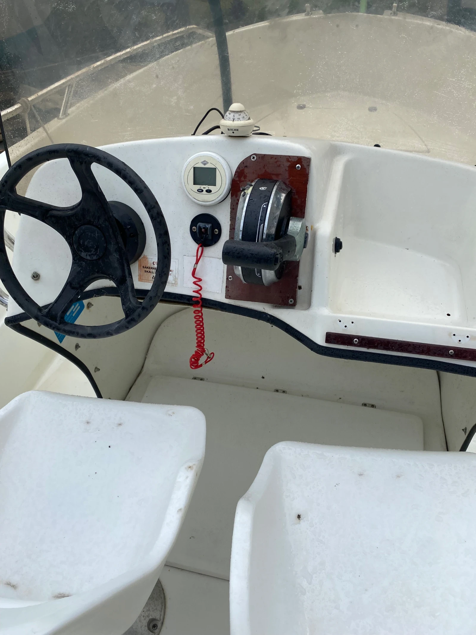 Лодка Ryds 510 GT, снимка 11 - Воден транспорт - 54939465