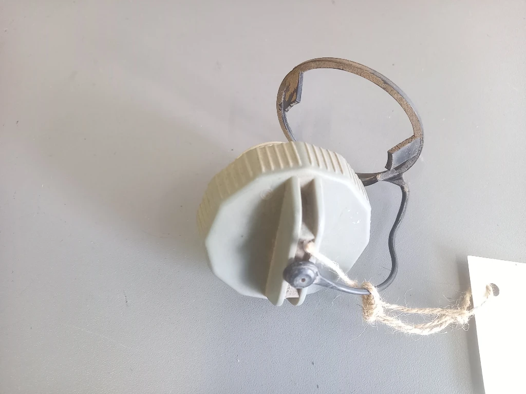 Капачка резервоар вътрешна Мазда Примаси 2.0д 