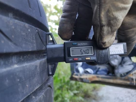 Гуми Летни 225/40R19, снимка 8