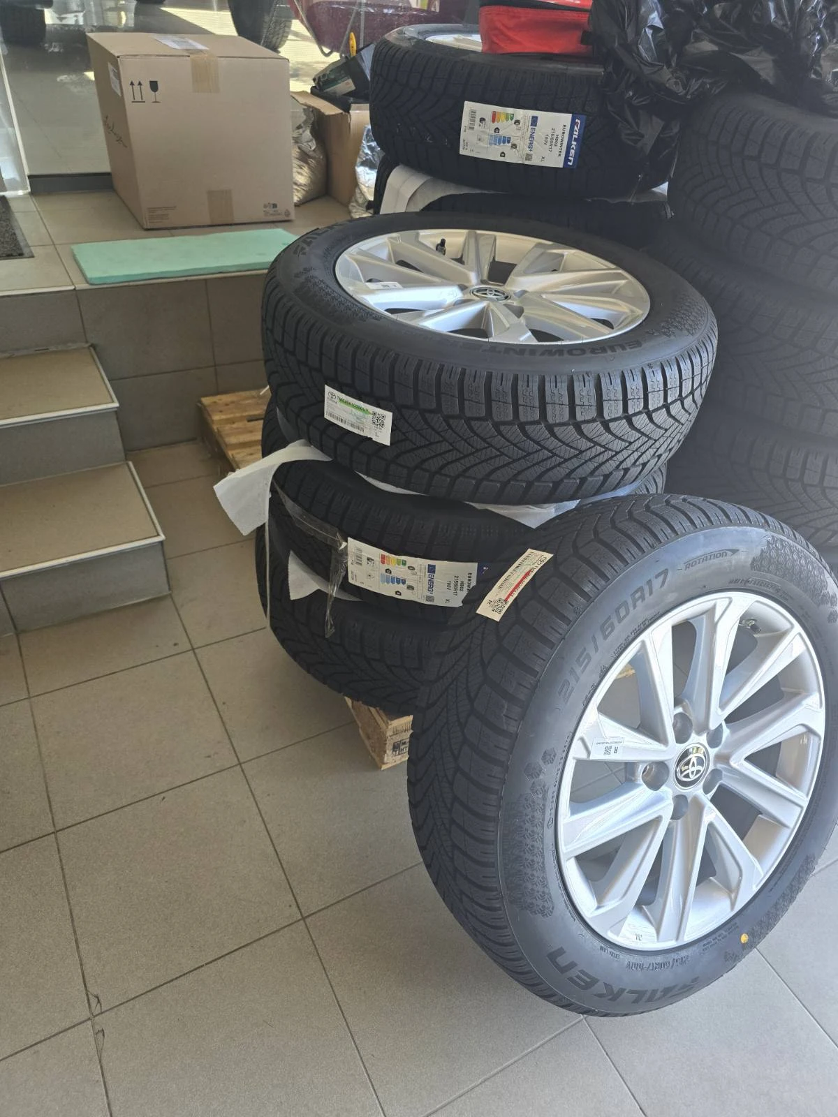    215/60R17  Toyota | Mobile.bg   1