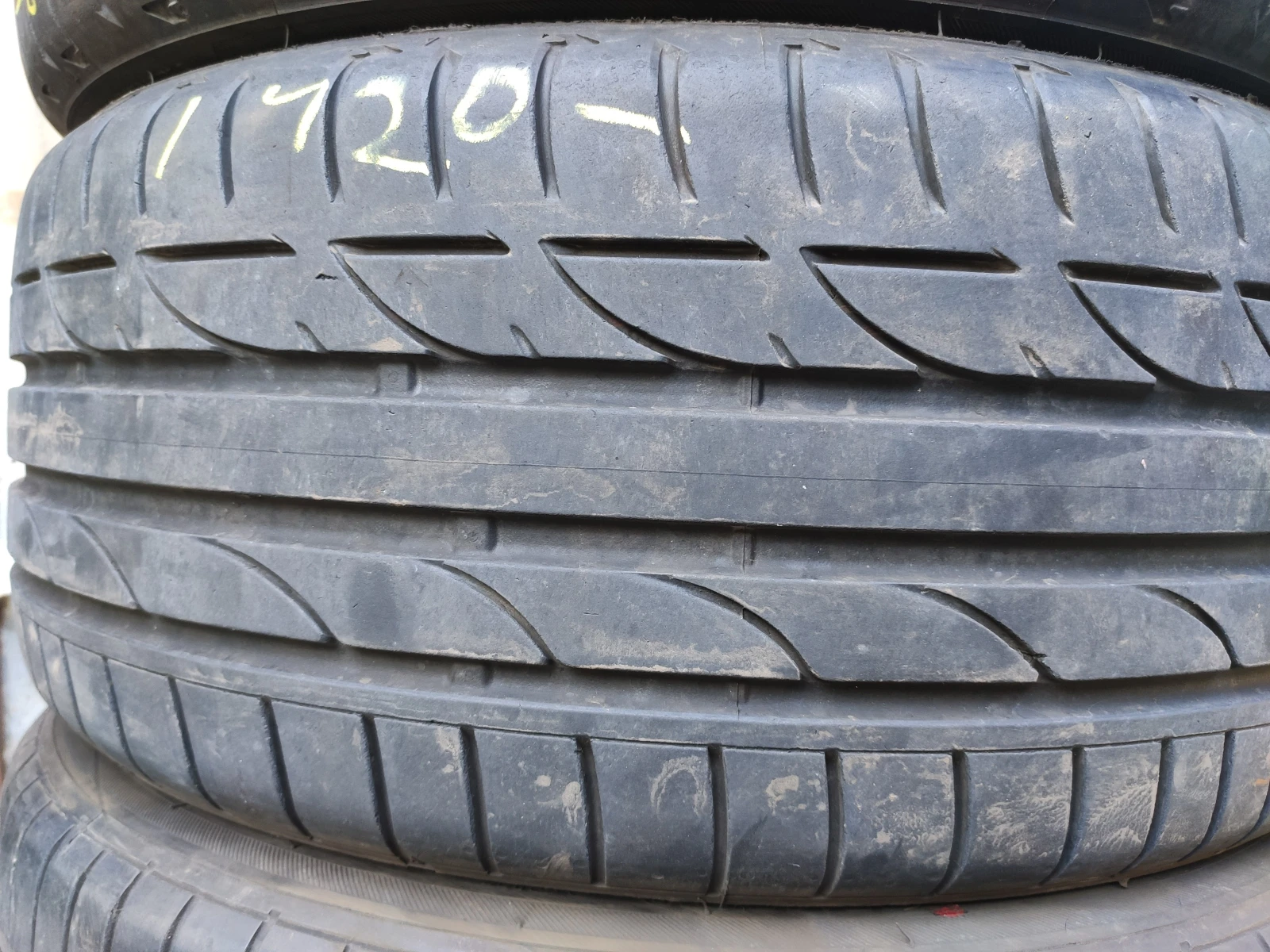 Гуми Летни 225/40R19, снимка 3 - Гуми и джанти - 55478713