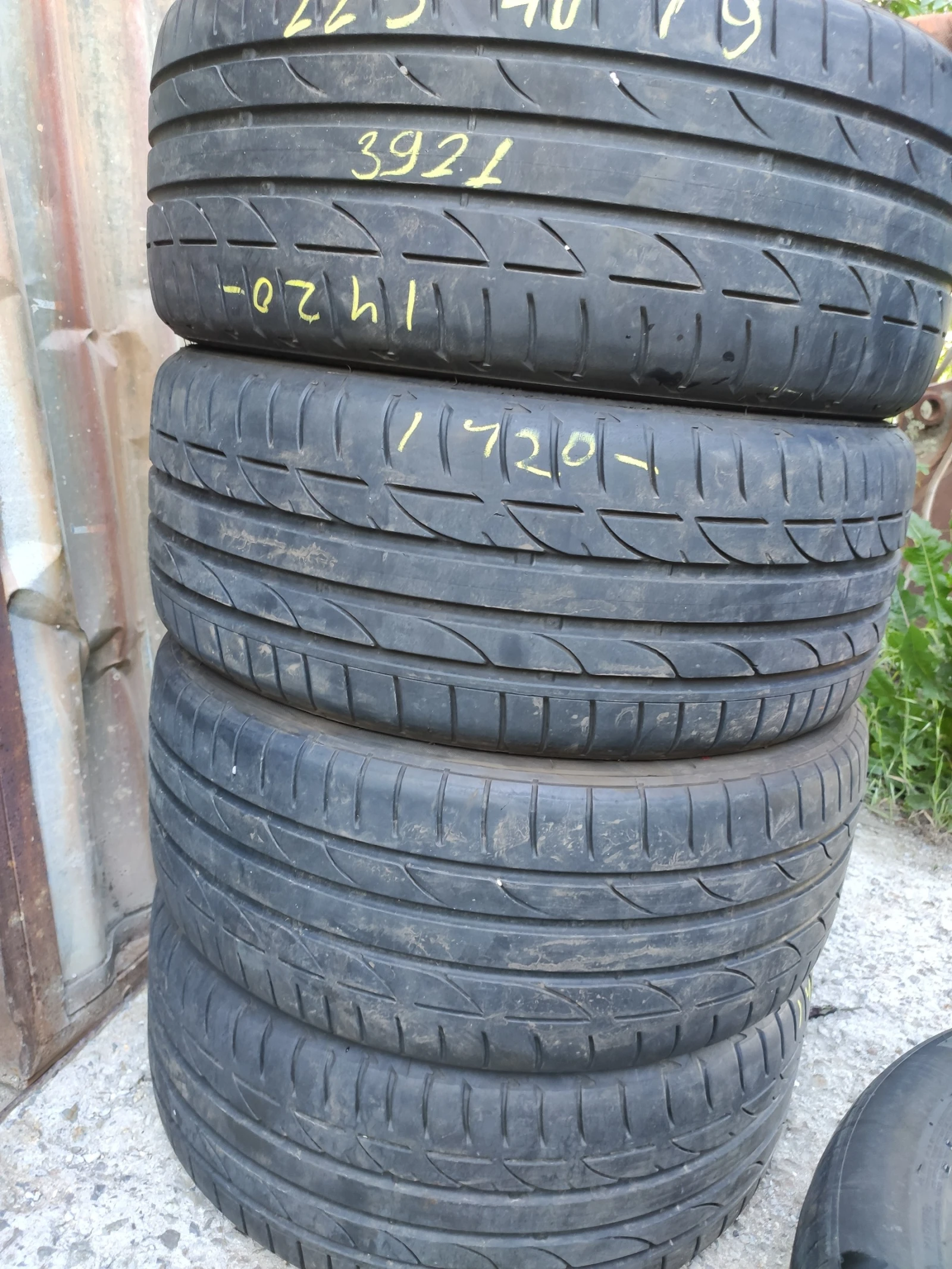 Гуми Летни 225/40R19, снимка 6 - Гуми и джанти - 55478713