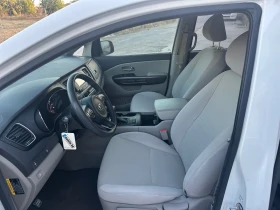 Kia Carnival Sedona Бензин, снимка 15