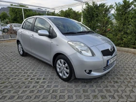 Toyota Yaris 1.3VVTI-87кс= АВТОМАТ= 5ВРАТИ= ОБСЛУЖЕНА, снимка 2
