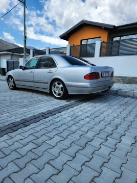  Mercedes-Benz E 320