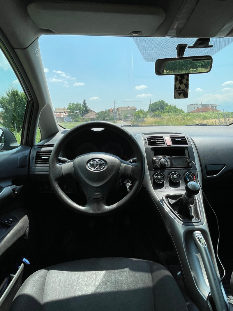 Toyota Auris, снимка 8 - Автомобили и джипове - 45508599