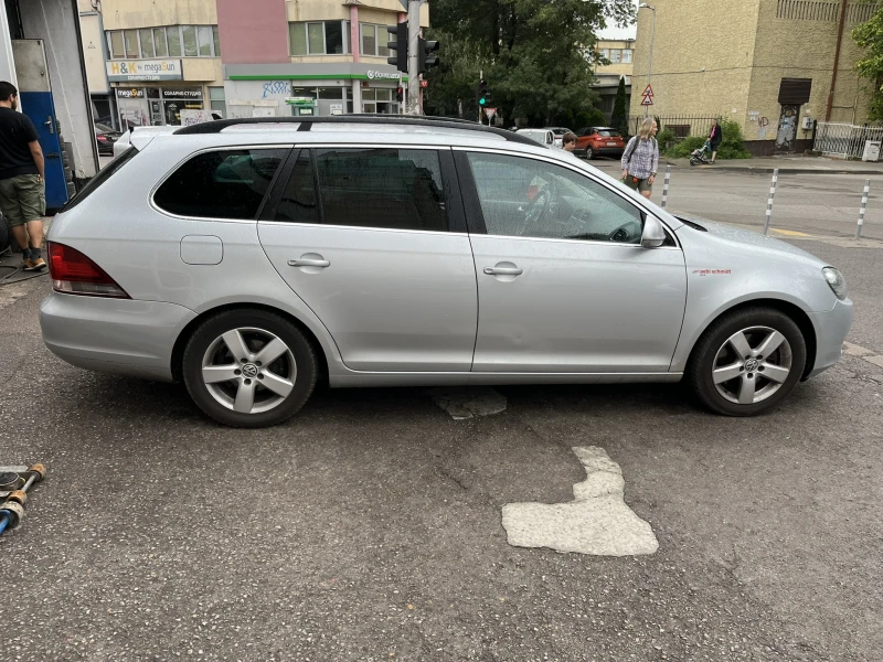 VW Golf Variant 2.0 TDI, снимка 7 - Автомобили и джипове - 46794613